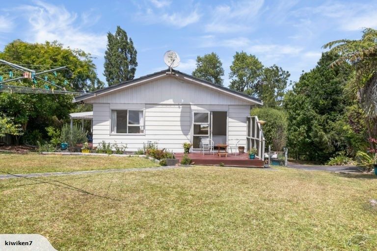 Photo of property in 1/8 Wattle Road, Sunnyvale, Auckland, 0612