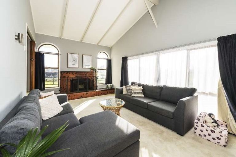 Photo of property in 16 Shakespeare Road, Waiuku, 2681