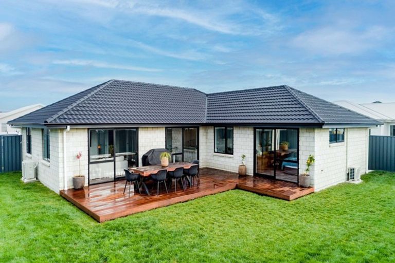 Photo of property in 10 Hikawera Drive, Frimley, Hastings, 4120