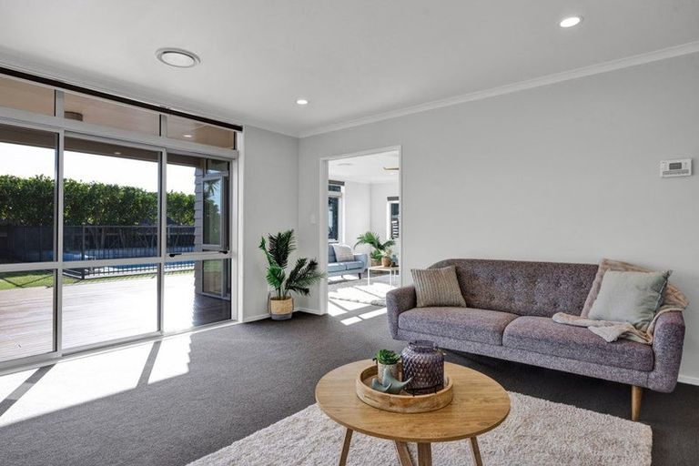 Photo of property in 9a Dolphin Parade, Bell Block, New Plymouth, 4312