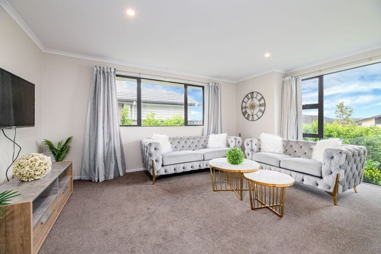 Photo of property in 12 Turpin Road, Riverhead, 0820