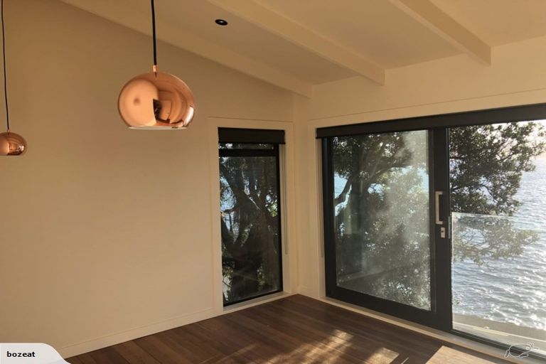 Photo of property in 725 Marine Drive, Eastbourne, Lower Hutt, 5013