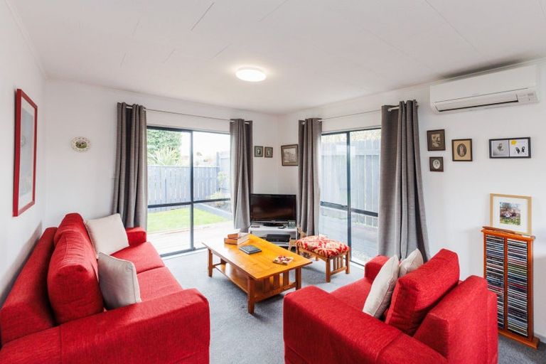 Photo of property in 2/91 Benmore Avenue, Cloverlea, Palmerston North, 4412