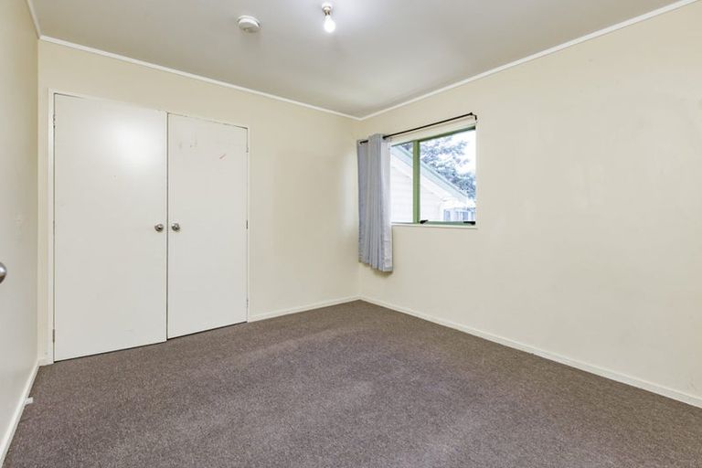 Photo of property in 4/8 Eulogy Place, Randwick Park, Auckland, 2105