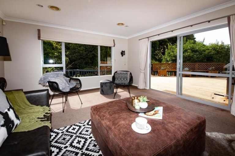 Photo of property in 212 Westchester Drive, Churton Park, Wellington, 6037