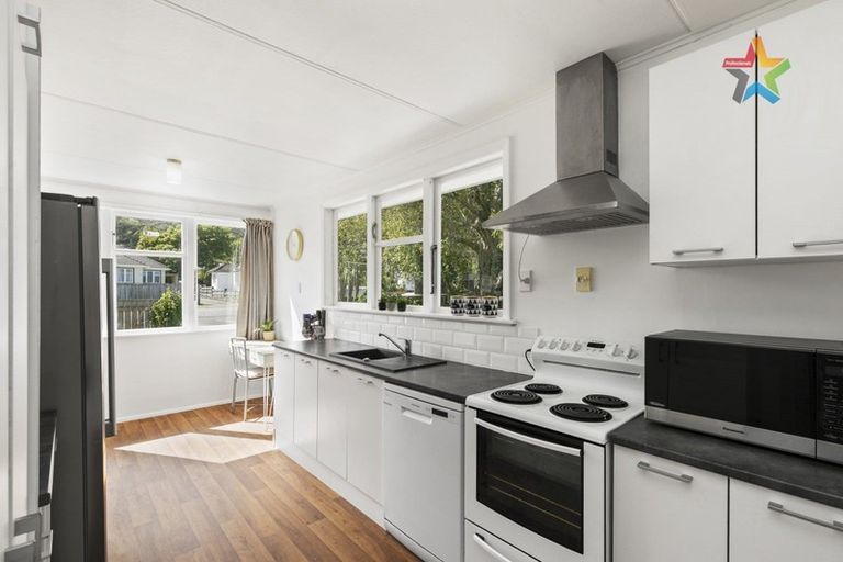 Photo of property in 43 Wise Street, Wainuiomata, Lower Hutt, 5014