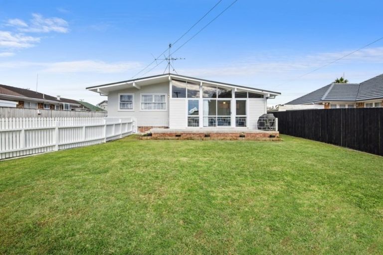 Photo of property in 1/34 Dale Crescent, Pakuranga, Auckland, 2010