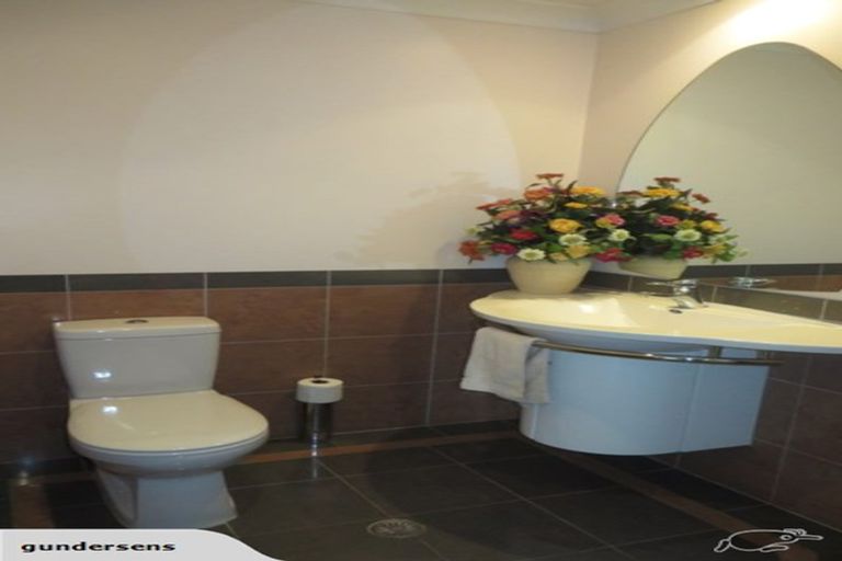 Photo of property in 9/5b Kent Terrace, Mount Victoria, Wellington, 6011