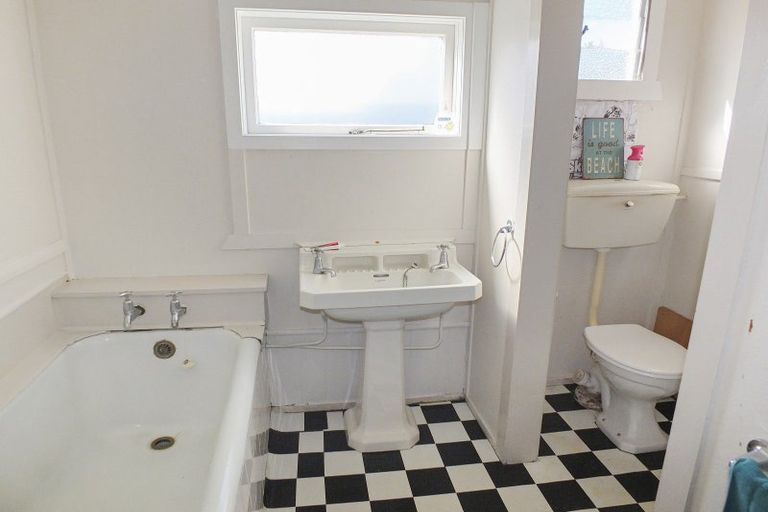 Photo of property in 40 Pratt Avenue, Foxton Beach, Foxton, 4815