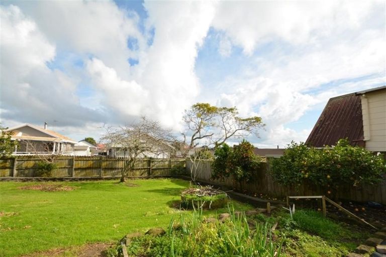 Photo of property in 56 Hollyford Drive, Clover Park, Auckland, 2105
