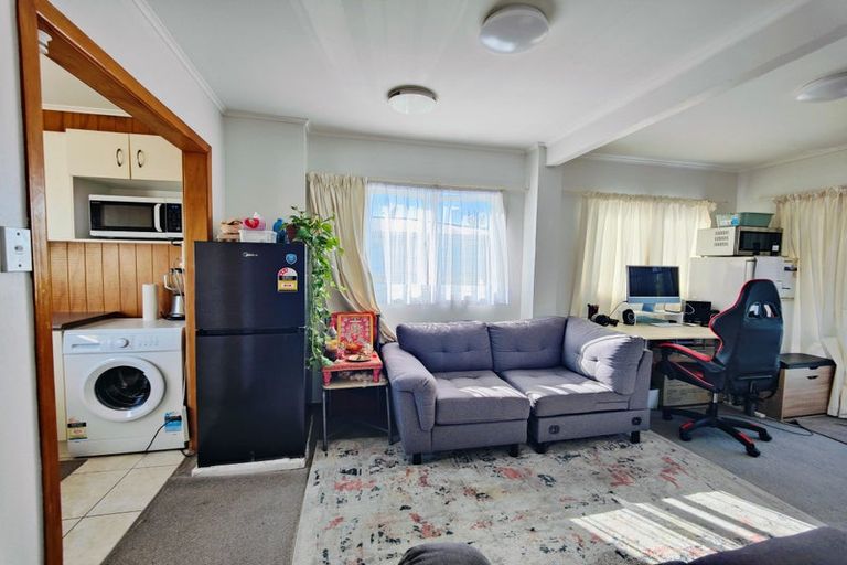 Photo of property in 26 Helena Street, Massey, Auckland, 0614