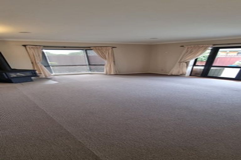 Photo of property in 6 Fencourt Place, Rototuna North, Hamilton, 3210