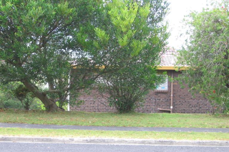 Photo of property in 184 Stapleford Crescent, Browns Bay, Auckland, 0630