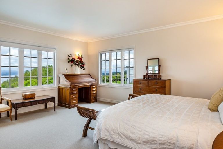 Photo of property in 423 Gillespie Place, Acacia Bay, Taupo, 3385