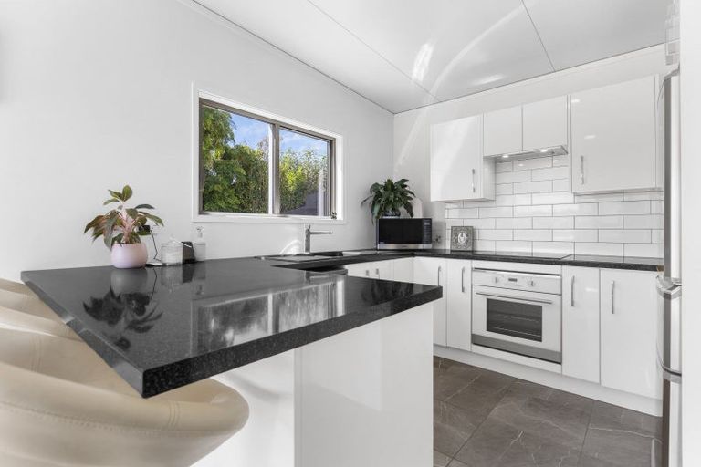 Photo of property in 1a Gordon Street, Glen Avon, New Plymouth, 4312