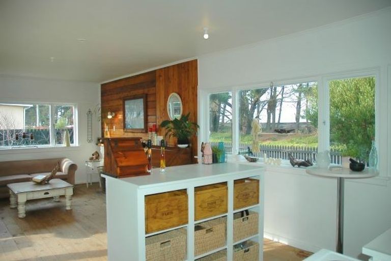 Photo of property in 12 Chamberlain Avenue, Amberley, 7481