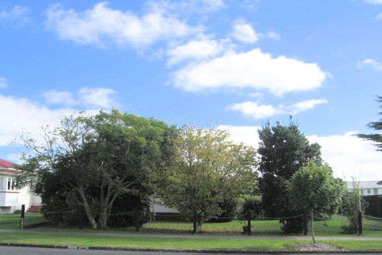 Photo of property in 104 Rangitoto Road, Papatoetoe, Auckland, 2025