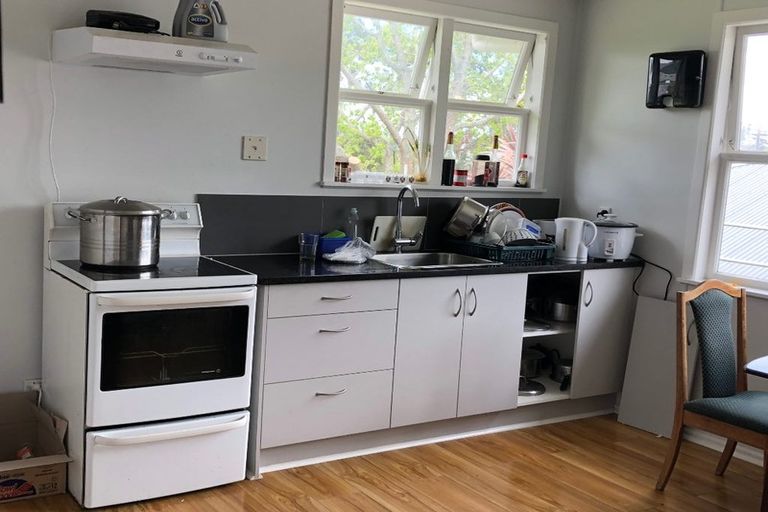 Photo of property in 12 Tracey Terrace, Te Atatu South, Auckland, 0602