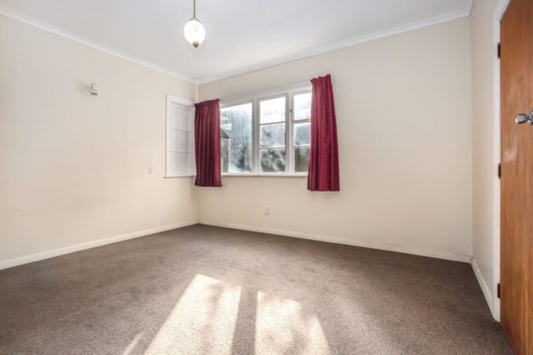 Photo of property in 48 Collins Avenue, Tawa, Wellington, 5028
