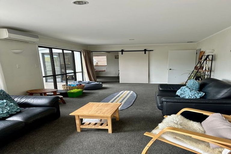 Photo of property in 1/22 Roseberry Avenue, Birkenhead, Auckland, 0626