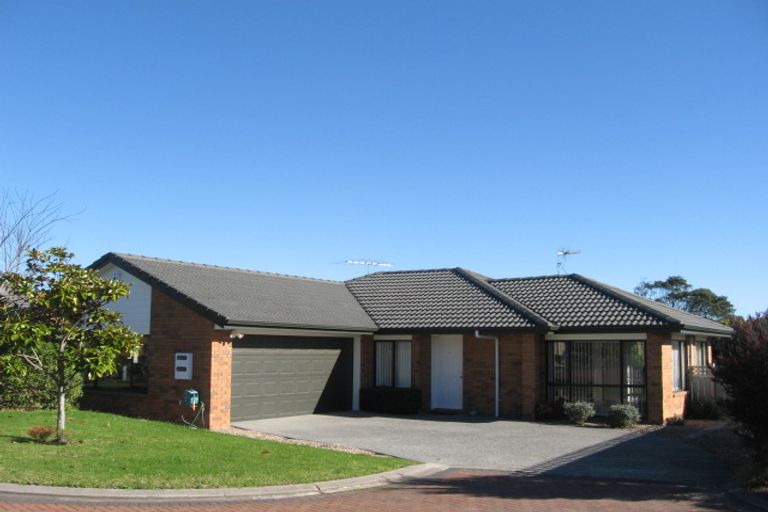 Photo of property in 12 Adair Place, Weymouth, Auckland, 2103