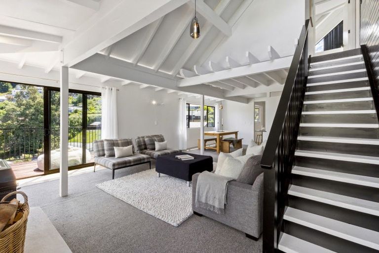 Photo of property in 6 Mackinnon Terrace, Sunshine Bay, Queenstown, 9300