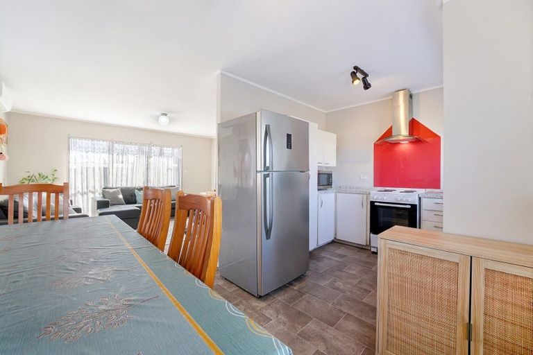 Photo of property in 2/14 Templeton Place, Clendon Park, Auckland, 2103