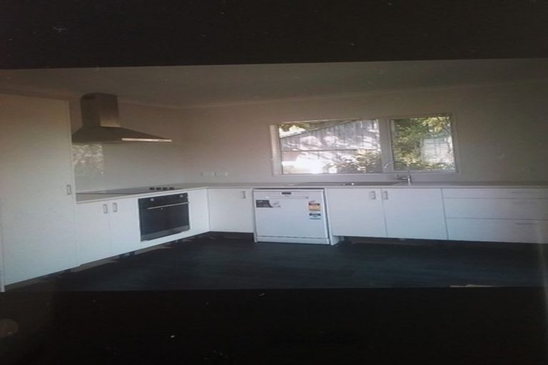 Photo of property in 48 Pemberton Avenue, Bayview, Auckland, 0629