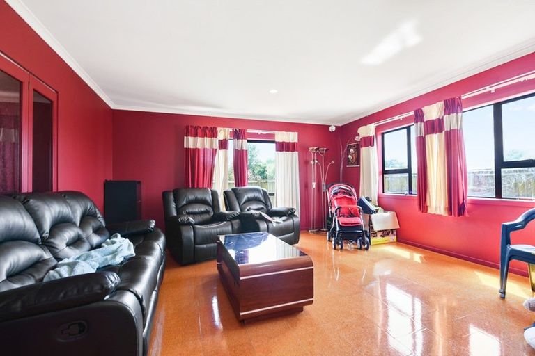 Photo of property in 1 Corsair Place, Melville, Hamilton, 3206