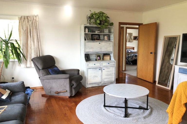 Photo of property in 36 Trinidad Road, Sunnynook, Auckland, 0620