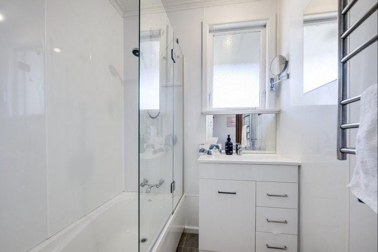 Photo of property in 4 Totara Street, Taradale, Napier, 4112