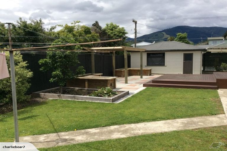 Photo of property in 135 Songer Street, Stoke, Nelson, 7011