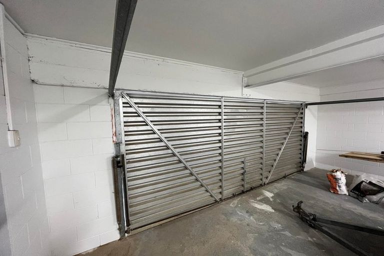 Photo of property in 49 Moncks Spur Road, Redcliffs, Christchurch, 8081