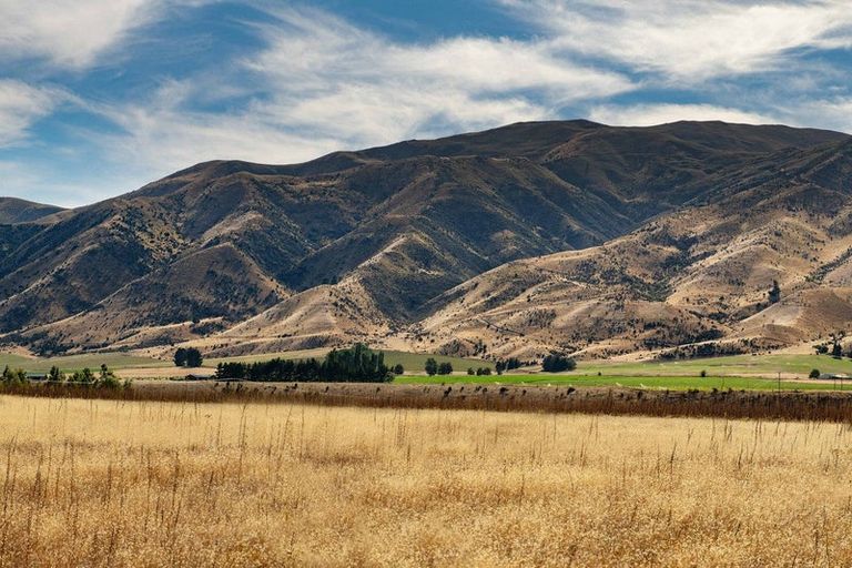 Photo of property in 3166 Luggate-cromwell Road, Queensberry, Cromwell, 9383