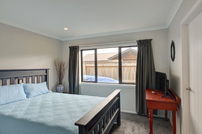 Photo of property in 19 Feist Street, Carterton, 5713