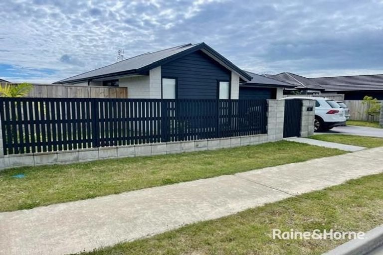 Photo of property in 213 Te Okuroa Drive, Papamoa, 3118
