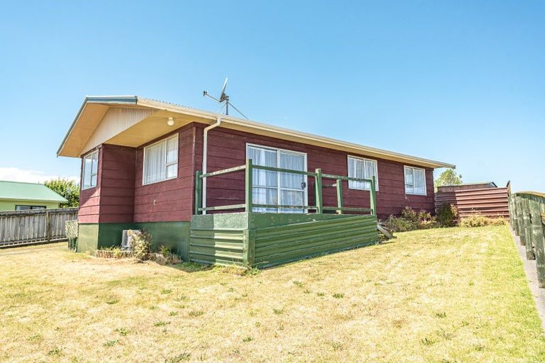 Photo of property in 35 Karyn Street, Castlecliff, Whanganui, 4501