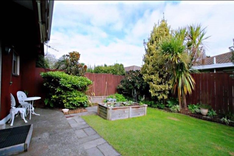 Photo of property in 2/35 Swanson Road, Henderson, Auckland, 0610