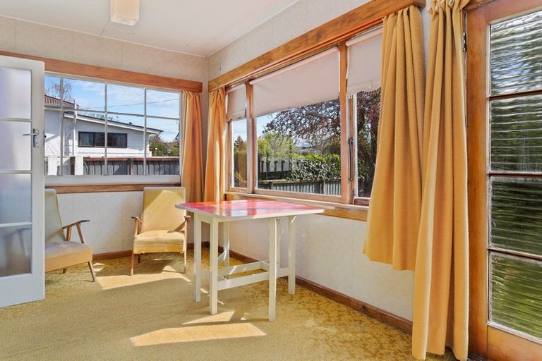 Photo of property in 22 High Street, Hawarden, 7385