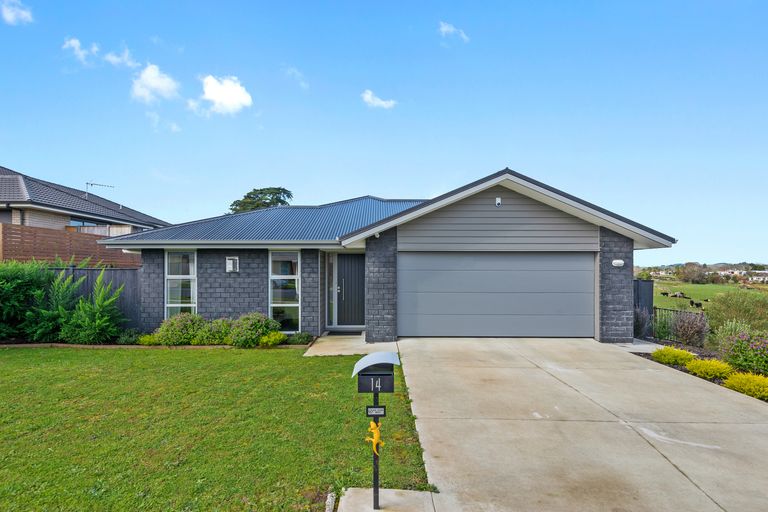 Photo of property in 14 Hillpark Drive, Pokeno, 2402