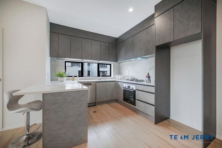 Photo of property in 49 Whare Kauri Road, Papakura, 2110