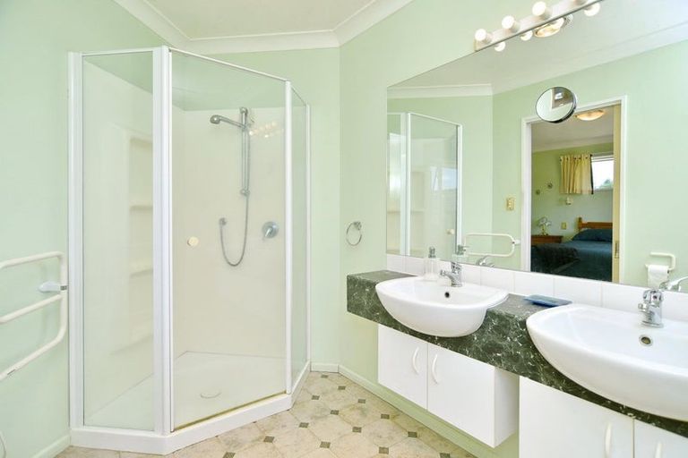 Photo of property in 72 Church Street, Oxford, 7430