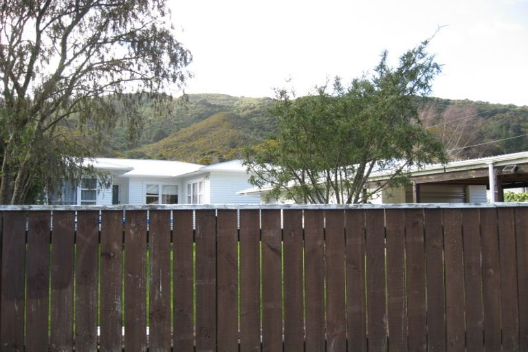 Photo of property in 95 Wood Street, Wainuiomata, Lower Hutt, 5014