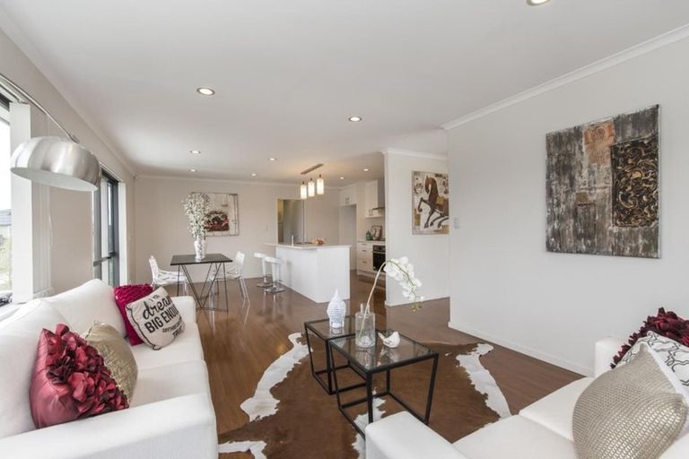 Photo of property in 12 Peerless Avenue, Takanini, 2112