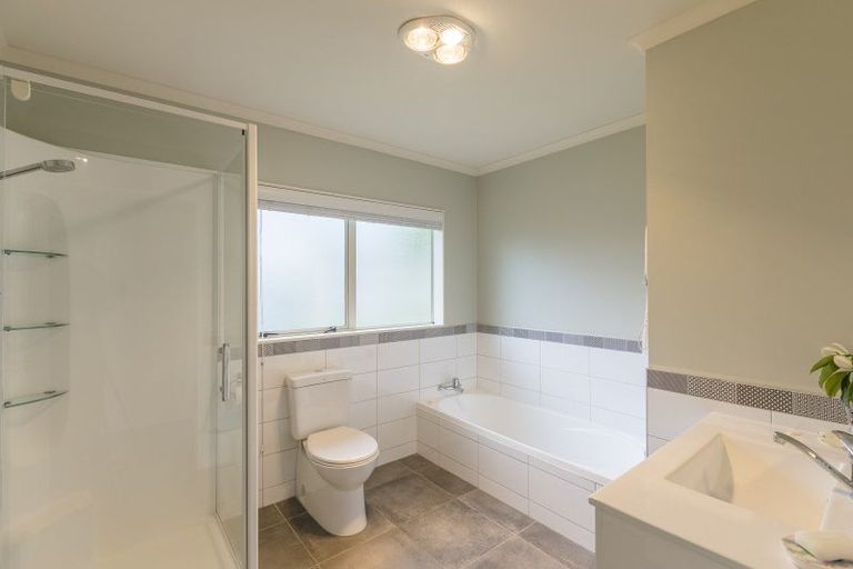 Photo of property in 100 Michael Road, Paraparaumu Beach, Paraparaumu, 5032