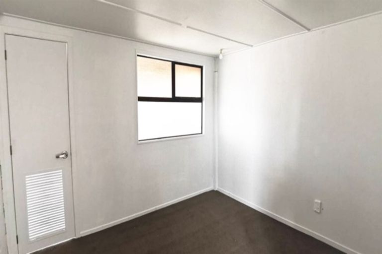 Photo of property in 57 College Road, Northcote, Auckland, 0627