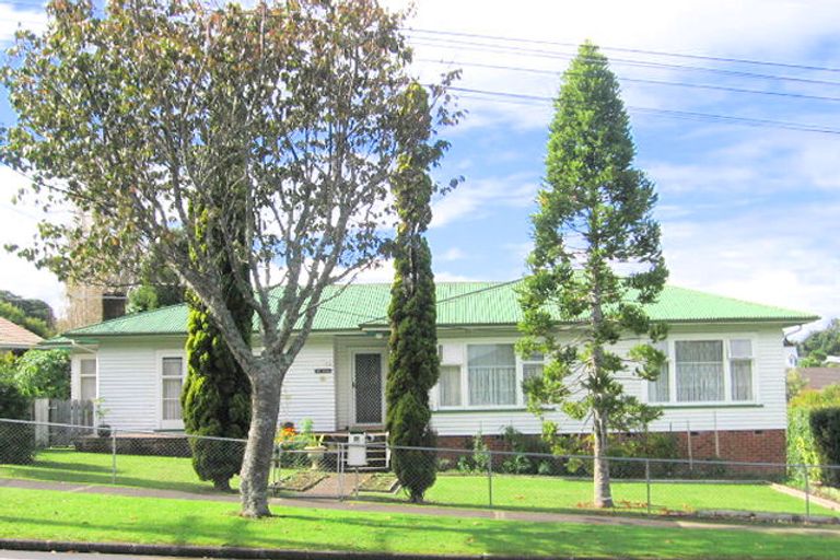 Photo of property in 62 View Road, Henderson, Auckland, 0612