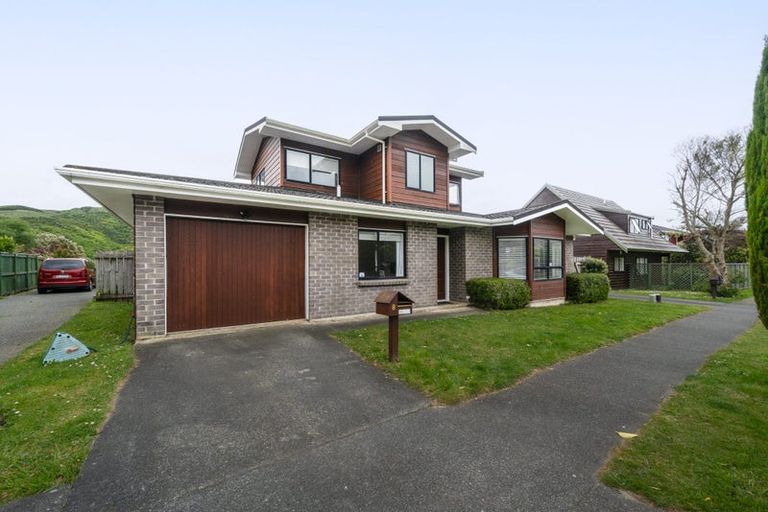 Photo of property in 8 Furlong Crescent, Churton Park, Wellington, 6037