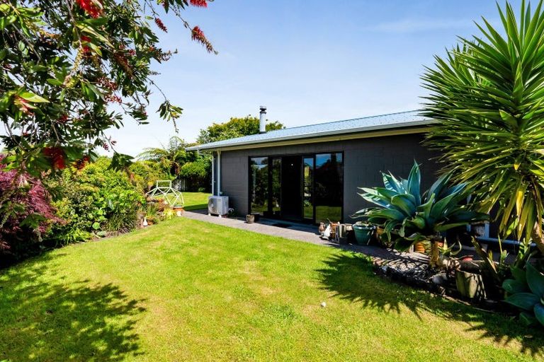 Photo of property in 1 Tainui Terrace, Inglewood, 4330