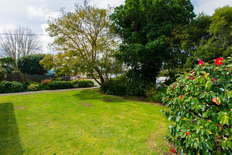 Photo of property in 215 Lytton Road, Elgin, Gisborne, 4010